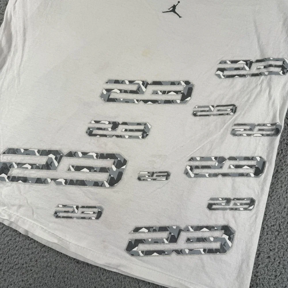 Vintage Jordan Center Logo T Shirt Mens‎ 2XL White Embroidered AOP Short Sleeve